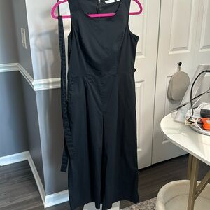 New York & Company Short Sleeve Summer Jumpsuit with Pockets & Waist tie Size S